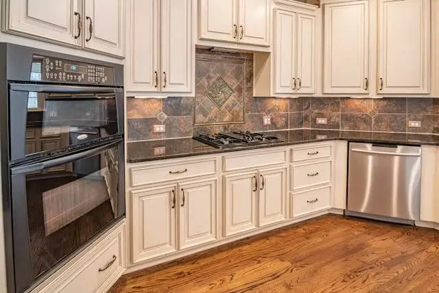 how long does kitchen cabinets take to remodel